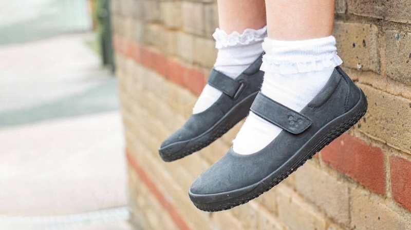 Kids' Vivobarefoot Addis Wyn Shoes Black | NZ381VJ